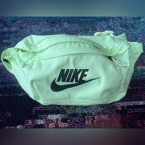 NIKE SPORTSWEAR TECH HIP Pack Waist Cross Body Bum Bag Women/ Men Volt green EUC
